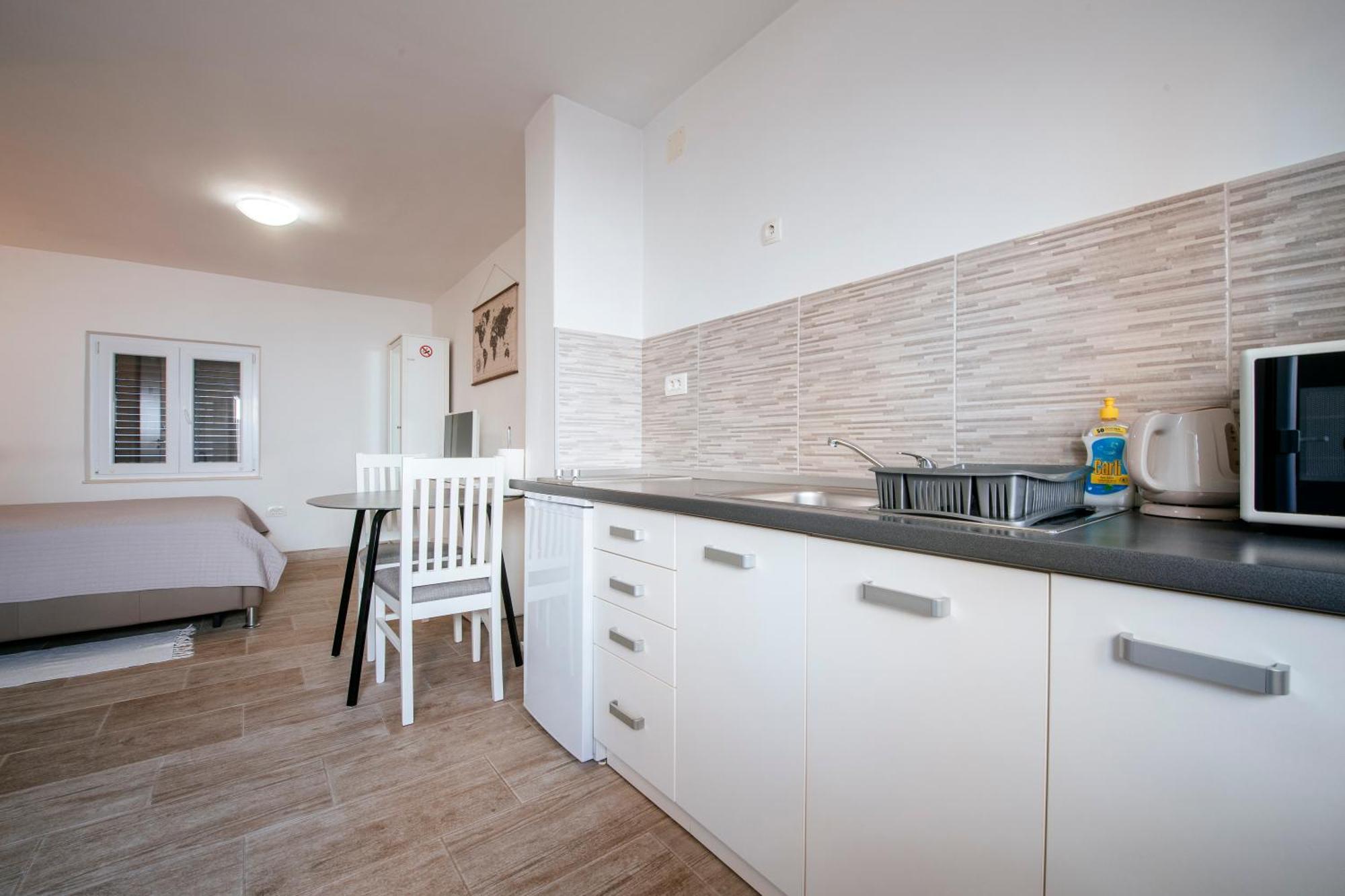 Apartmani Ema 자다르 외부 사진