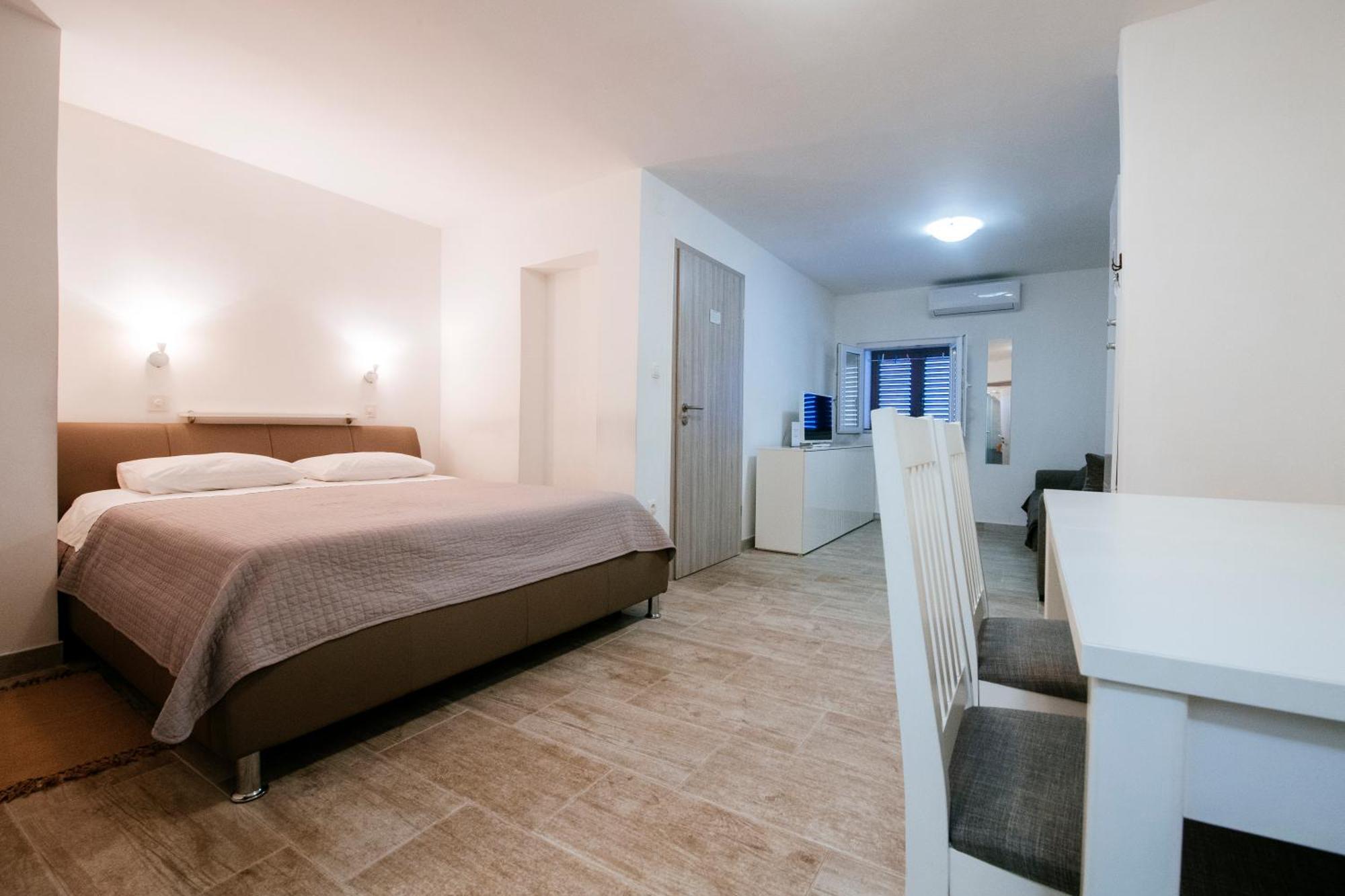 Apartmani Ema 자다르 외부 사진