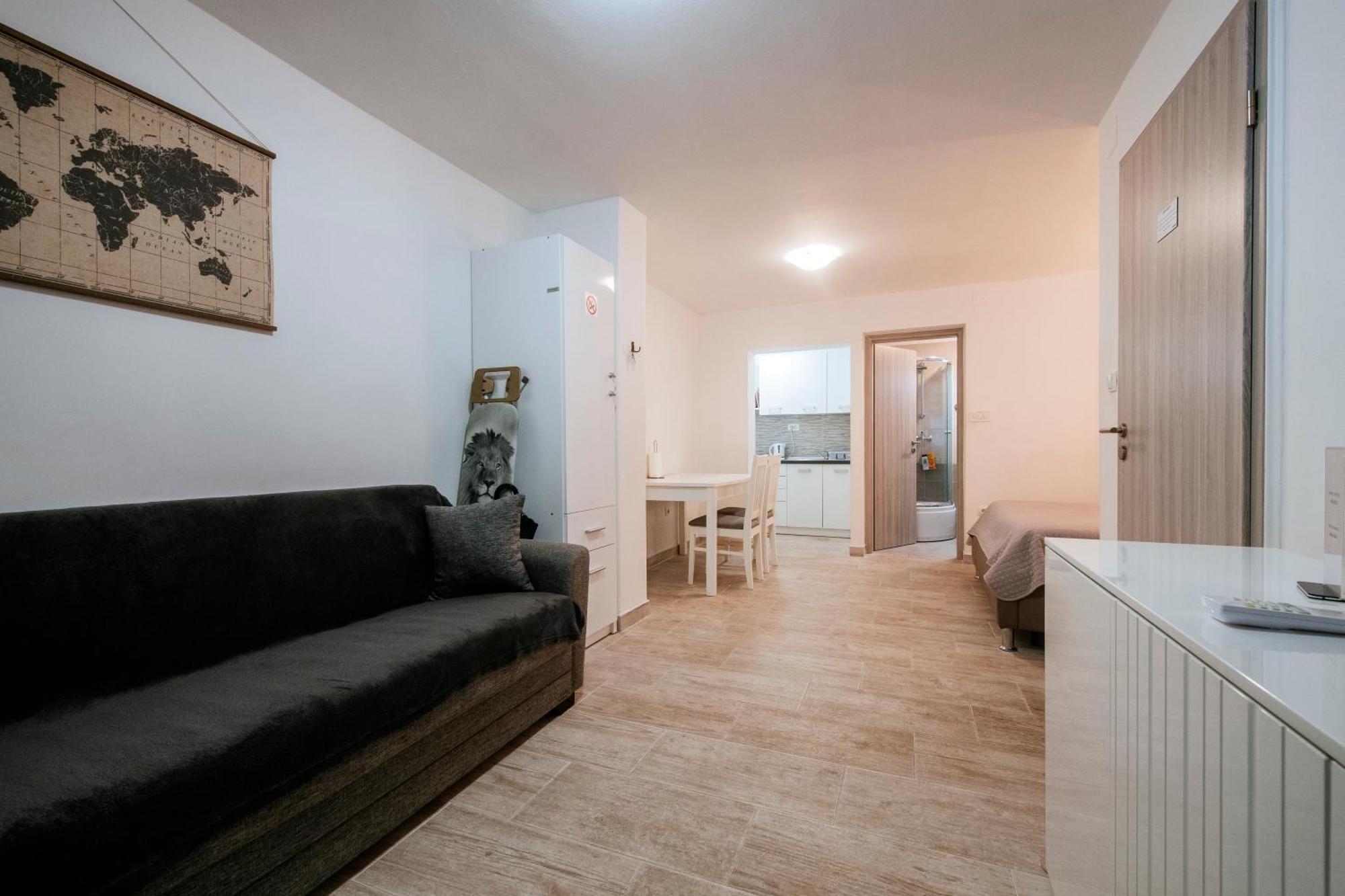 Apartmani Ema 자다르 외부 사진