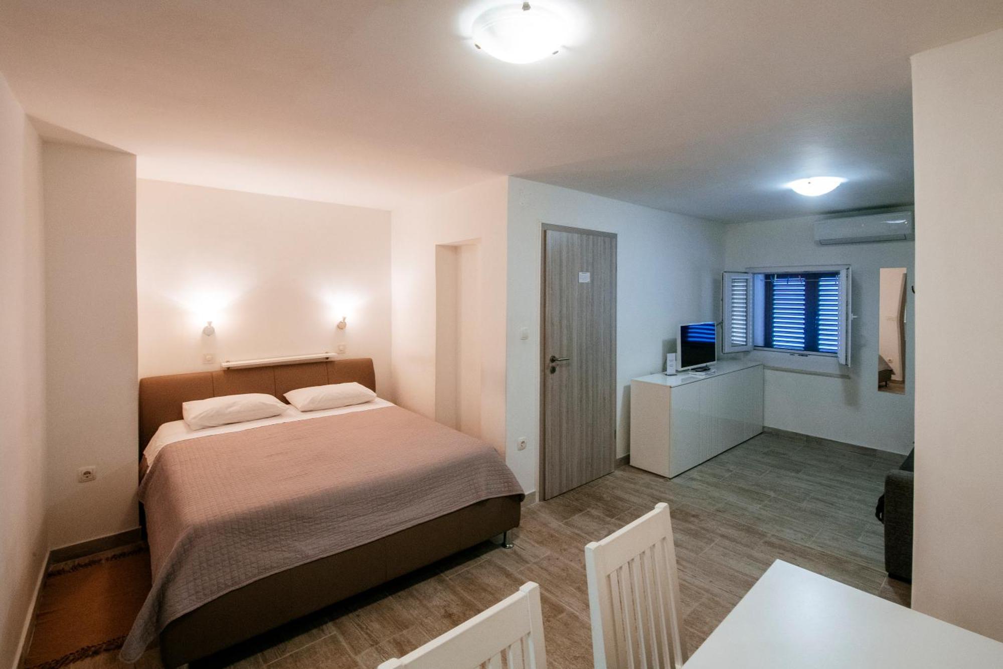 Apartmani Ema 자다르 외부 사진